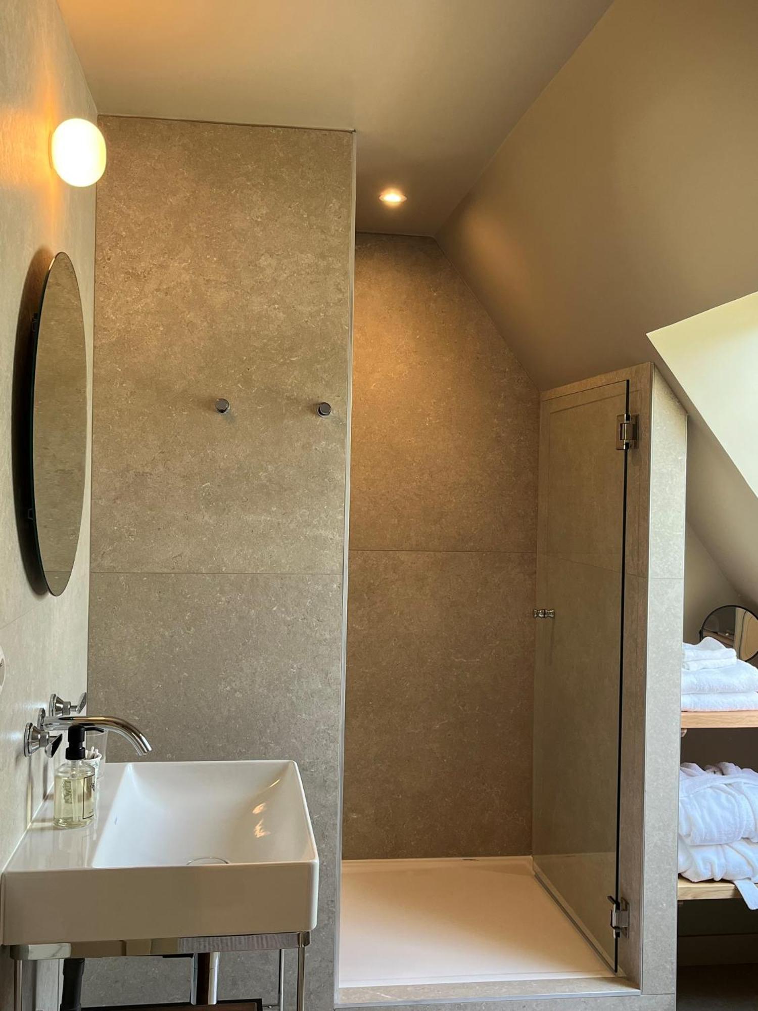 Hotel Les Pres Saint-Hilaire-le-Chatel 外观 照片