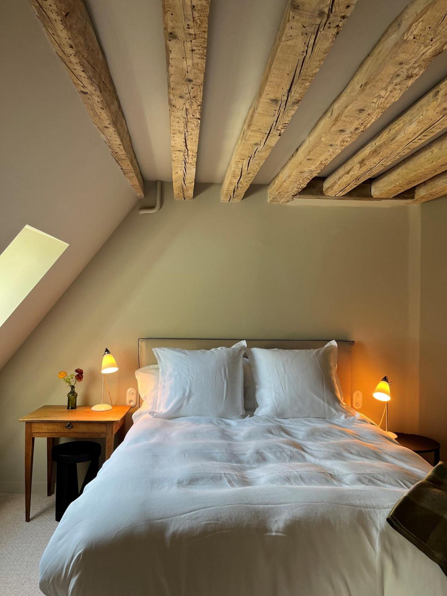 Hotel Les Pres Saint-Hilaire-le-Chatel 外观 照片