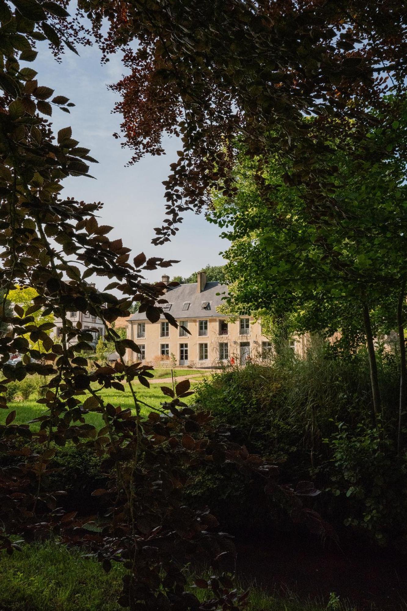 Hotel Les Pres Saint-Hilaire-le-Chatel 外观 照片